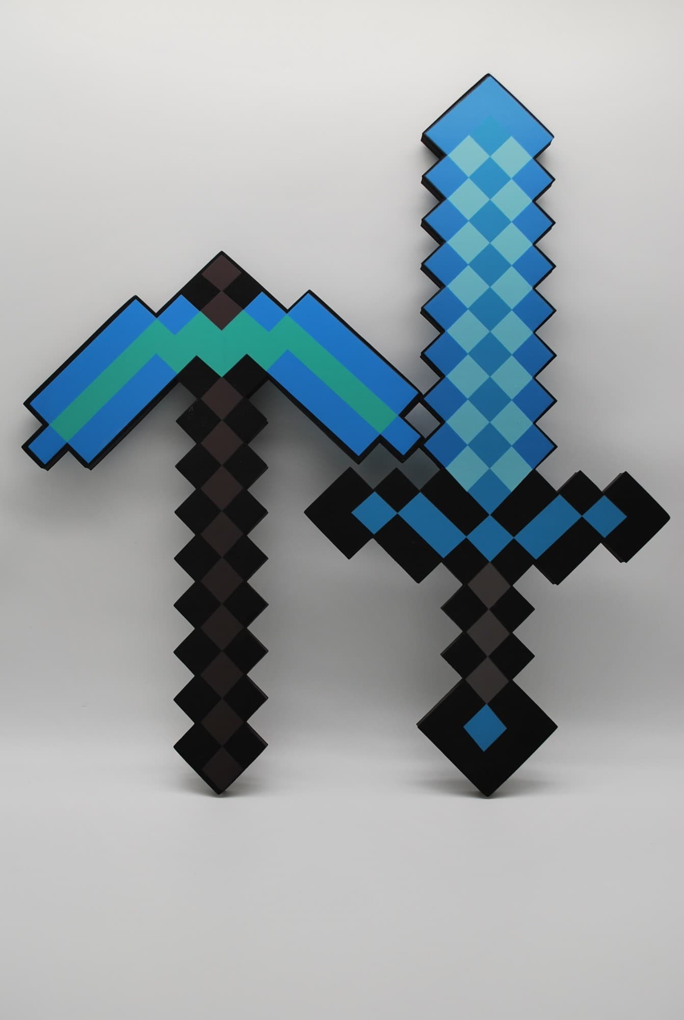 Набір зброї Майнкрафт ( Діамантовий Меч + Діамантова Кирка ) Minecraft (9999001)