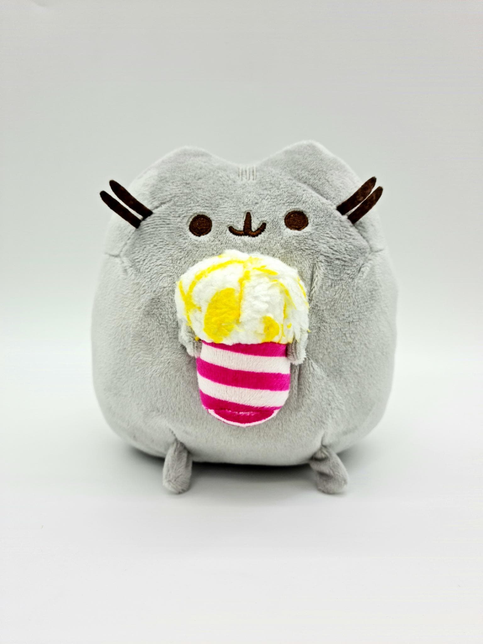 М'яка Плюшева Іграшка Plush Кіт Пушин з Попкорном Pusheen 15 см сірий (1024608)