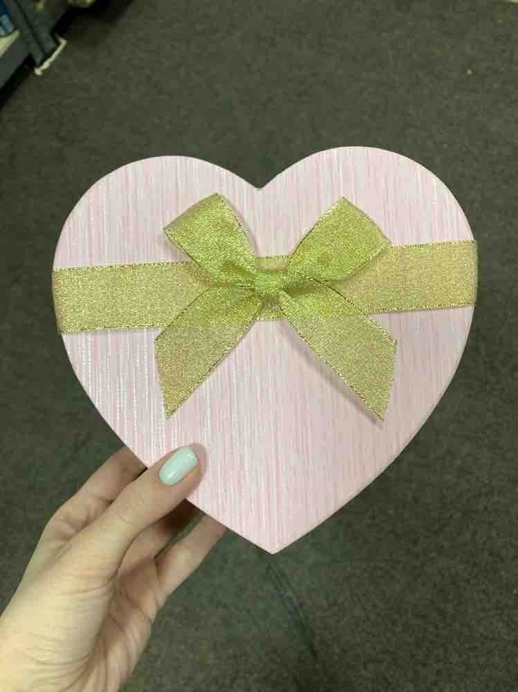 Подарункова коробка Серце з бантиком бордово-рожева 15×16×6 см - коробка для подарунків із картону (1607)